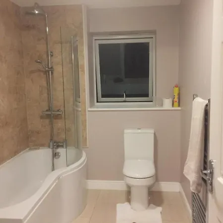 Ash Oaklands Close * Leeds (West Yorkshire)